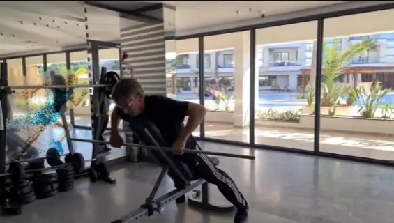 Showing Mojoh performing the Incline Bench Barbell Row