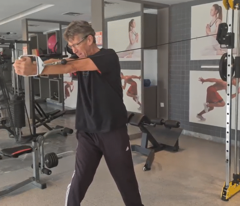 showing the Cable Oblique Twist gym exercise