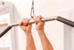 Shows a zoom in of the supinated narrow grip pulldown hands position