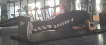 showing the Plank Pilates exercise