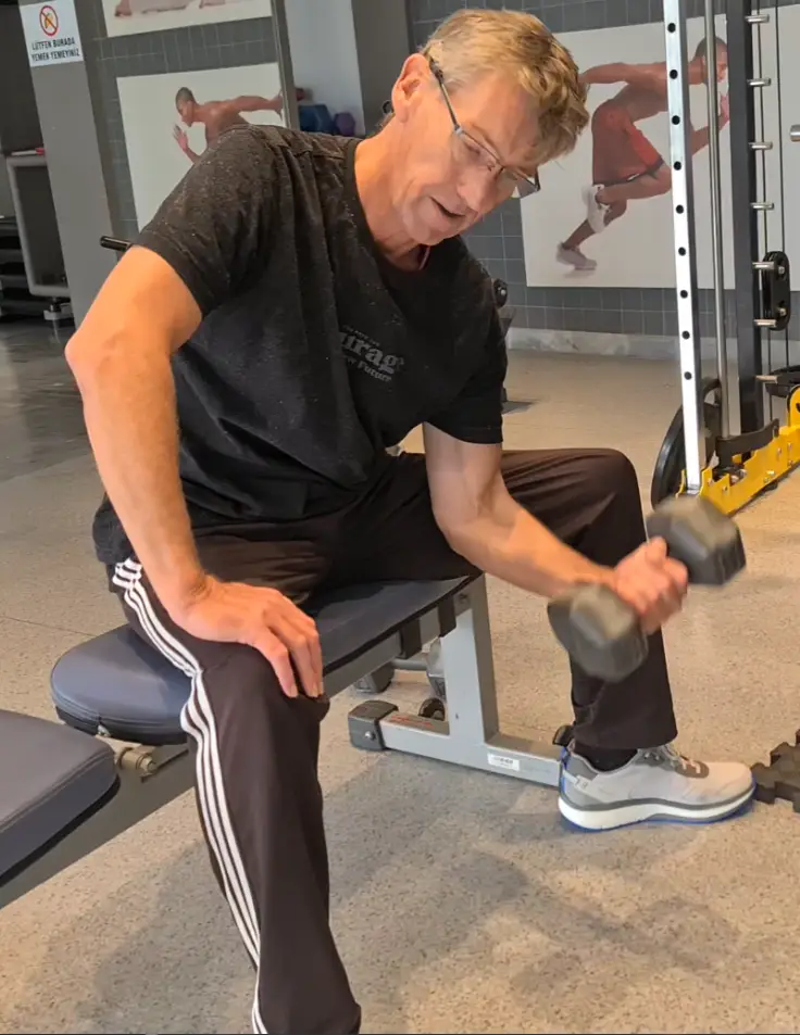 showing a still image if my Bicep Concentration Curl video using a Dumbbell